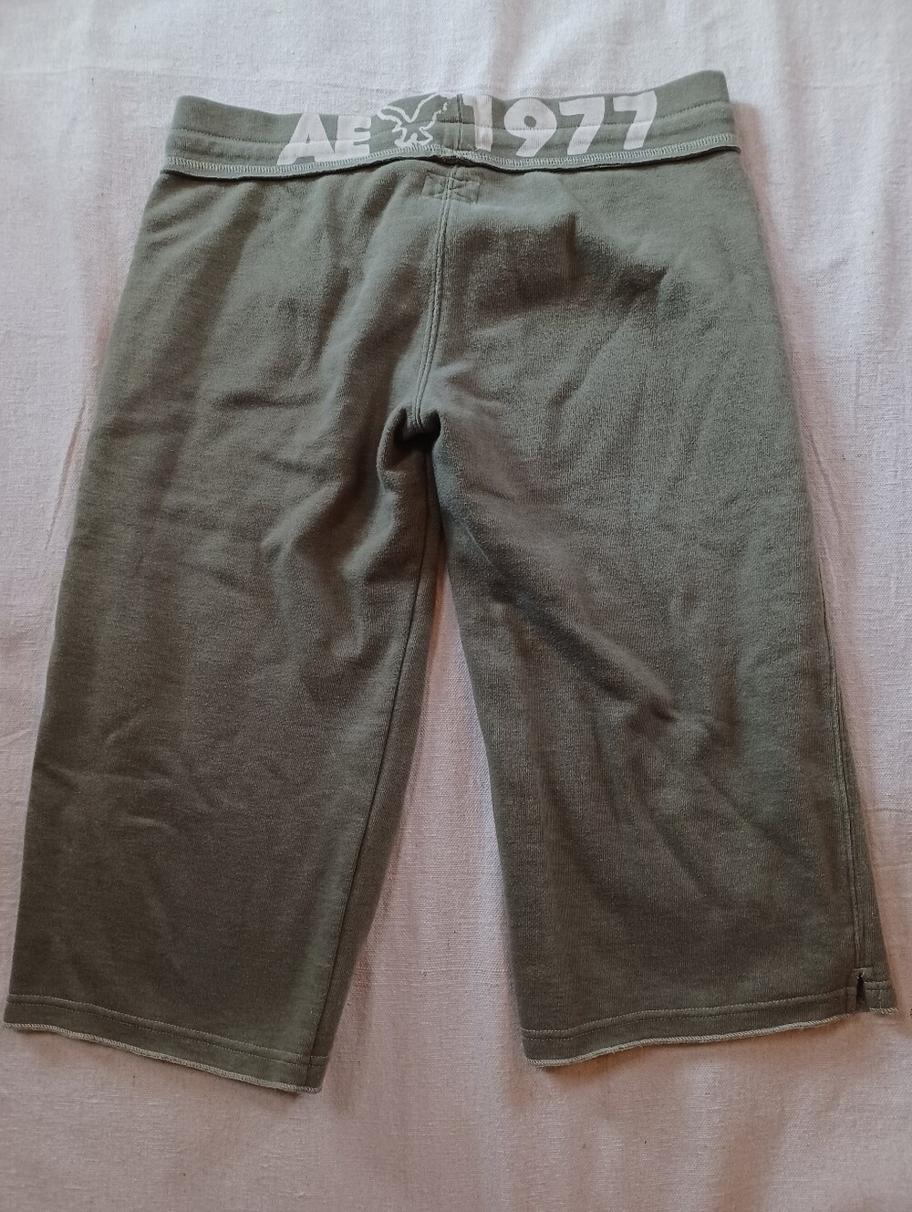 American Eagle Outfitters Olive Green Cropped Sweatpants Women's Size Medium - Picture 4 of 7